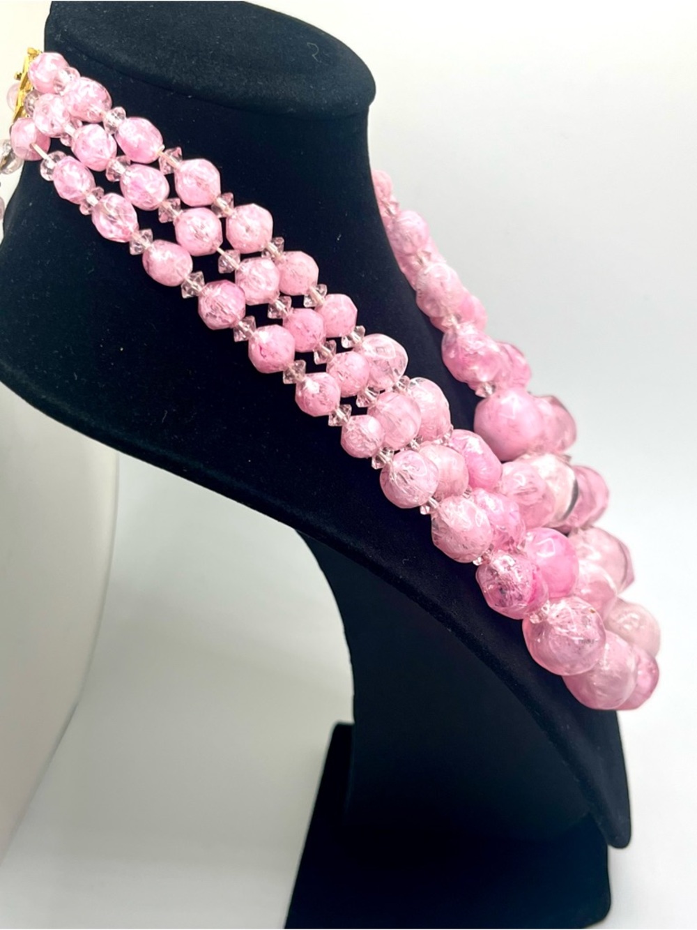 Vintage Carnegie Pink Glass Bead Necklace 3 Strand Chunky Signed Statement - Picture 3 of 8